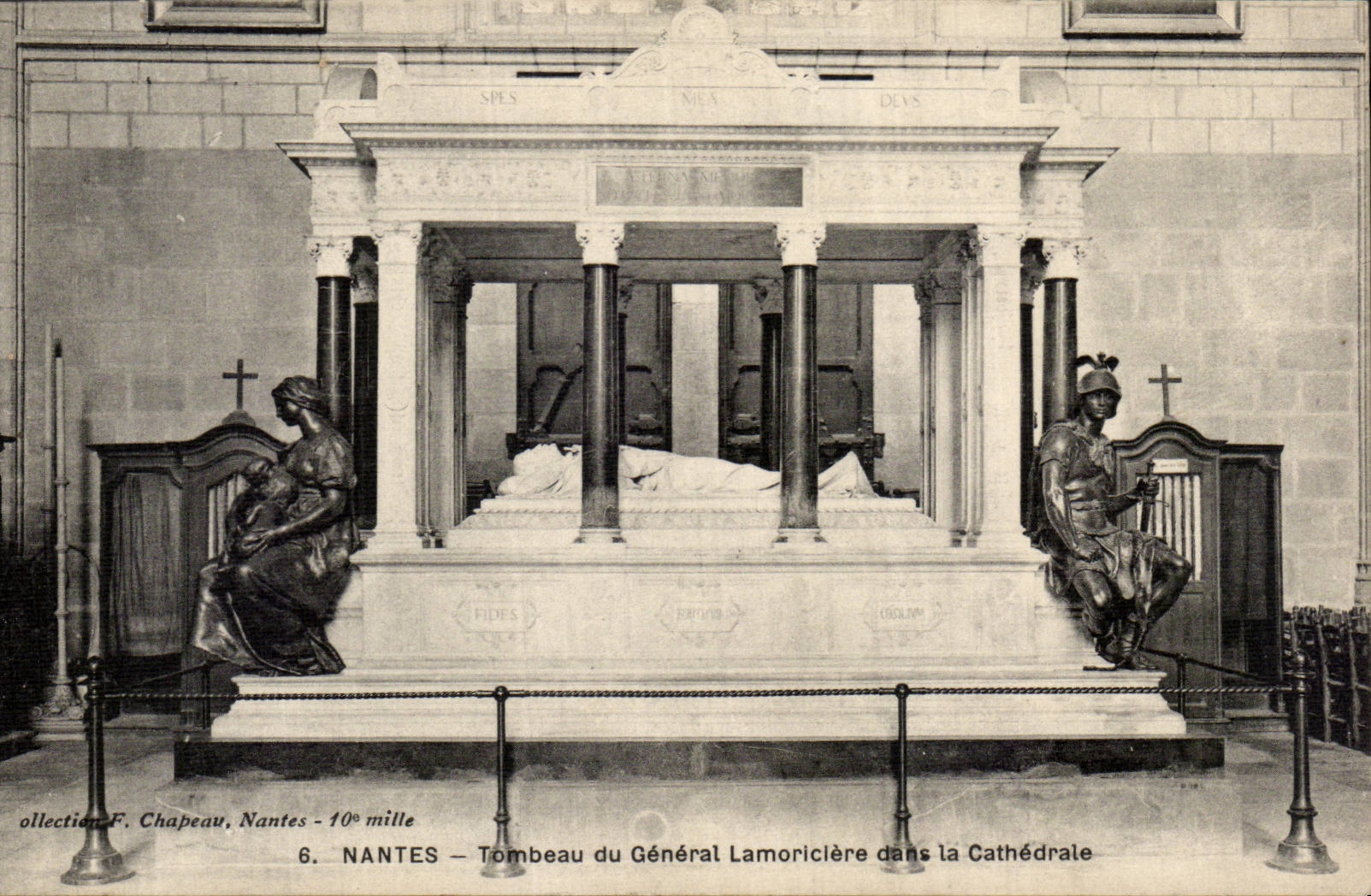 CPA Nantes Tomb of general Lamoriciere in the cathedral