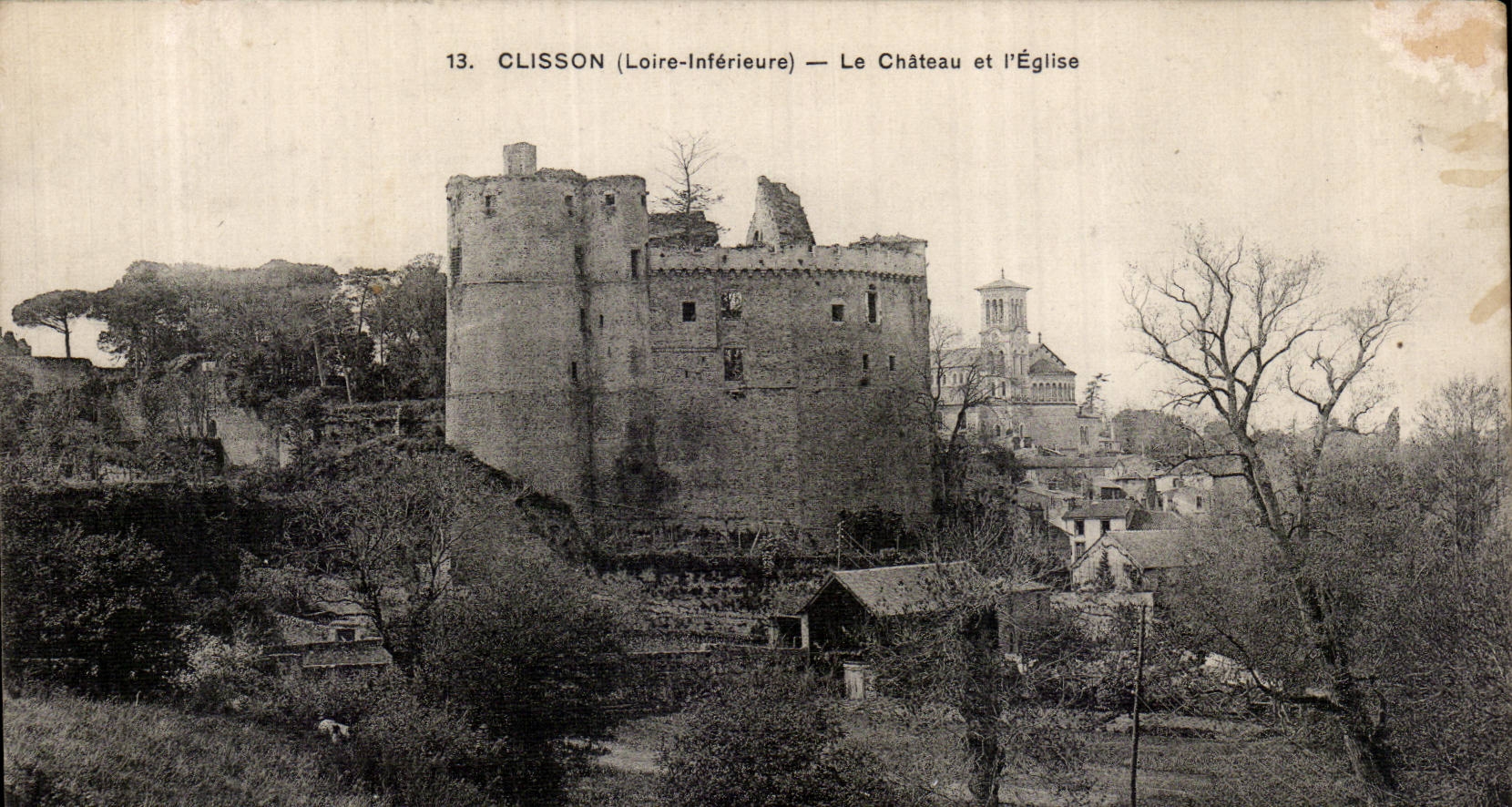 CPA Clisson the castle and the church
