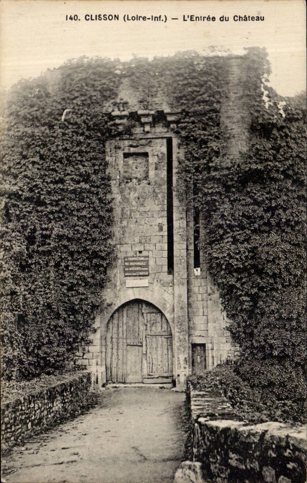 CPA Clisson Entering of the castle