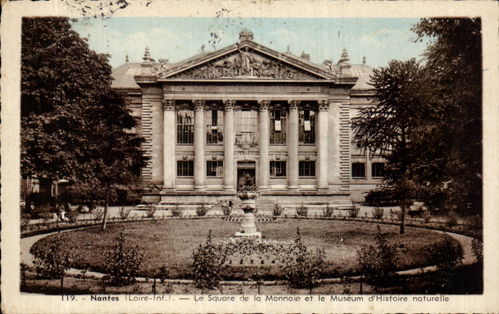 CPA Nantes the public garden of the currency and the museum of natural history