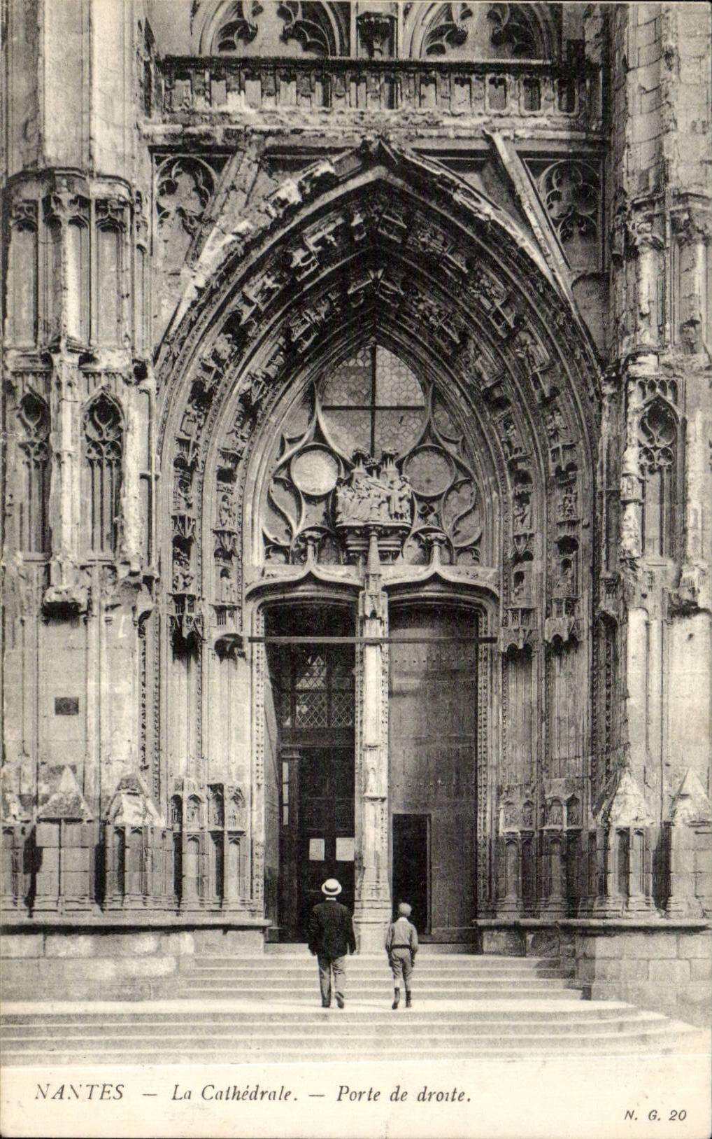 Nantes CPA the cathedral Gate of right-hand side
