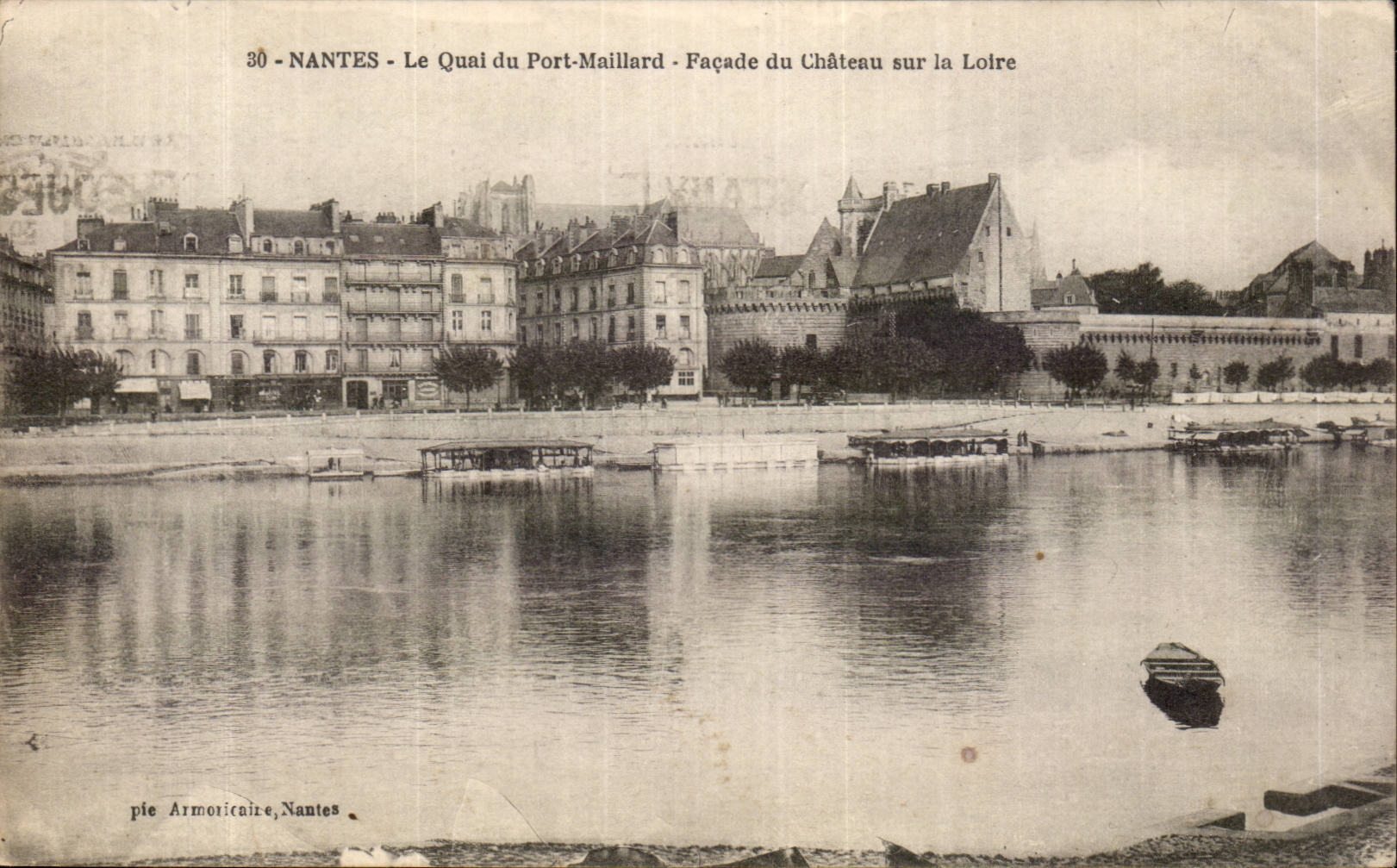 Nantes CPA the quay of the Port Maillard Frontage of the castle on the Loire