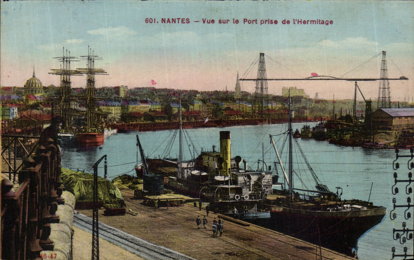 CPA Nantes Seen of the port taken of the Hermitage