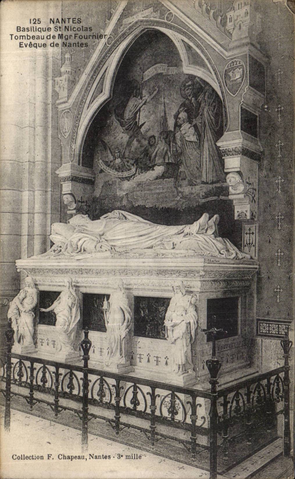 CPA Nantes Basilica St Nicolas Tomb of Mgr Baker Bishop of Nantes