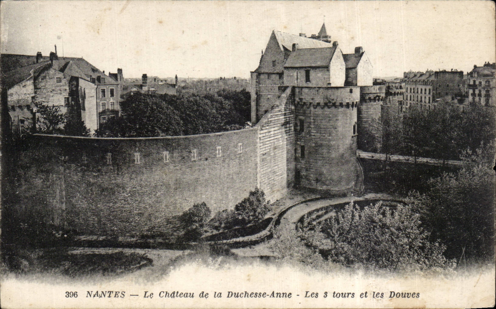 Nantes CPA the castle of the duchess Anne 3 Tours and ditches