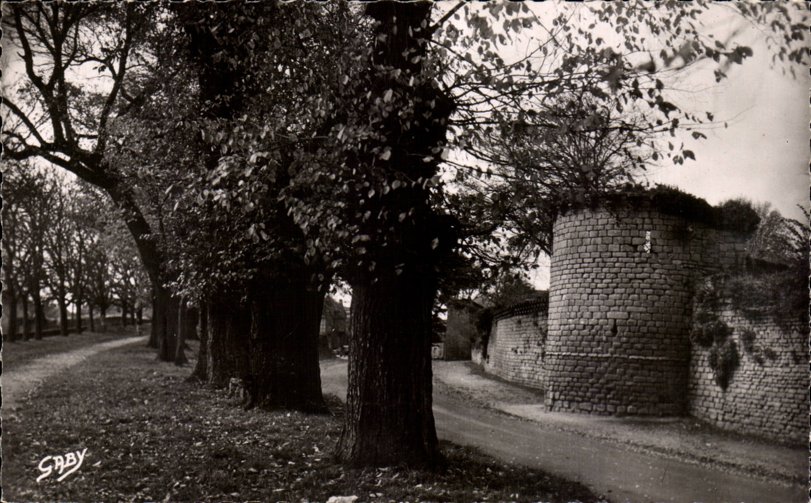 CPSM Guerande Turn Saint Jean on the Mall