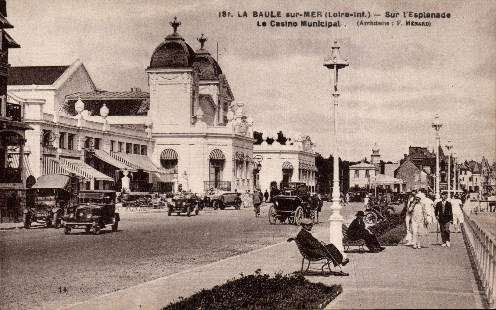 CPA La Baule On the esplanade the municipal casino