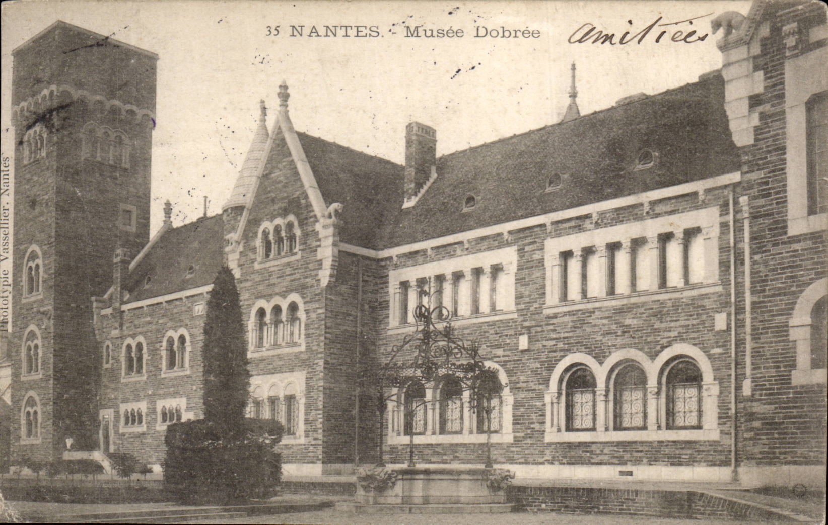 CPA Nantes Dobree Museum