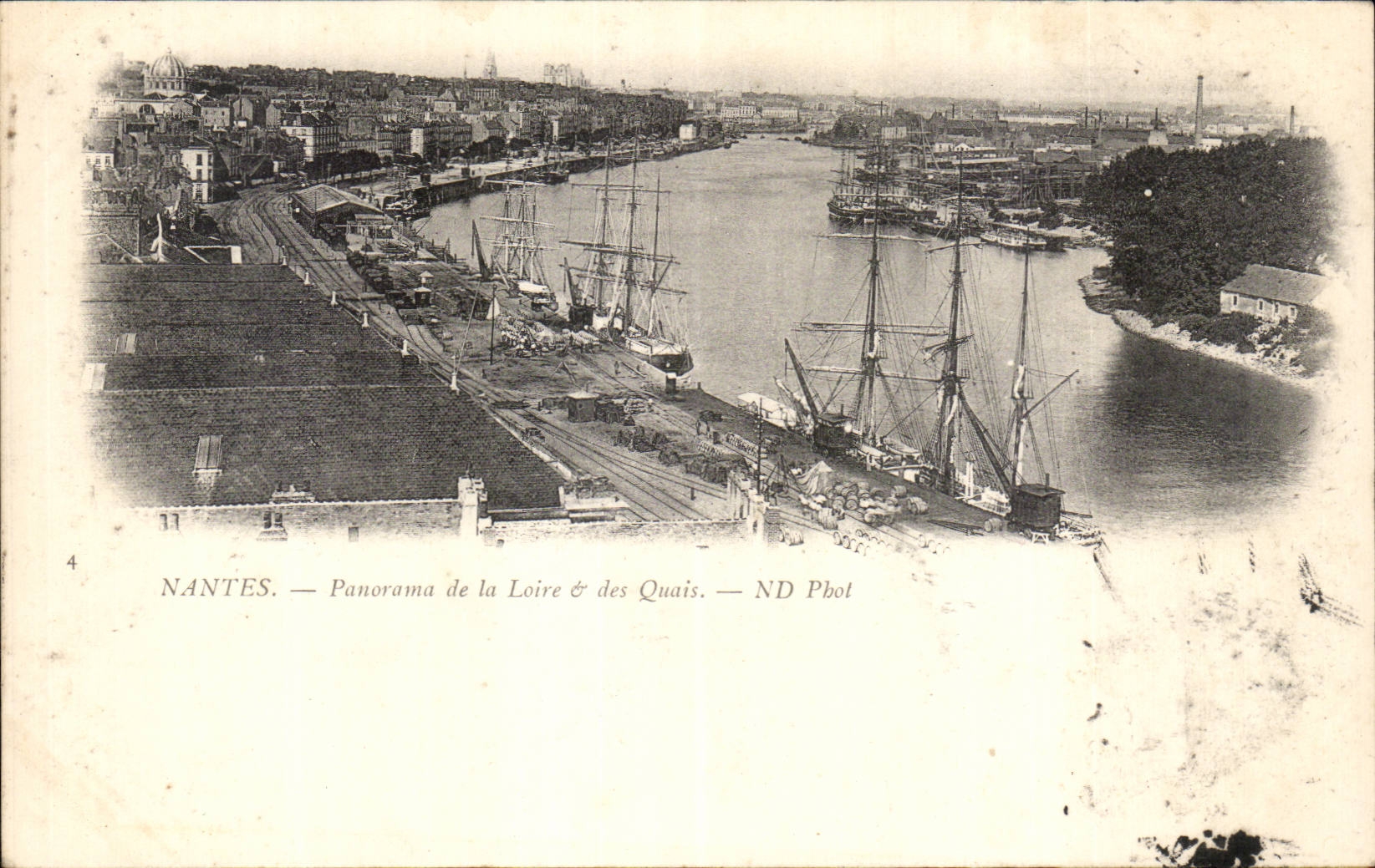 Nantes CPA Panorama of the Loire and the quays
