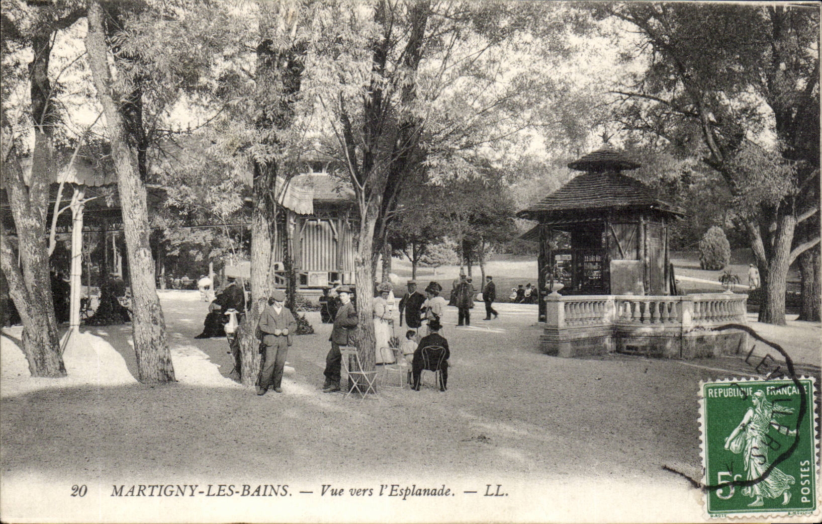 CPA Martigny les Bains Seen towards the esplanade