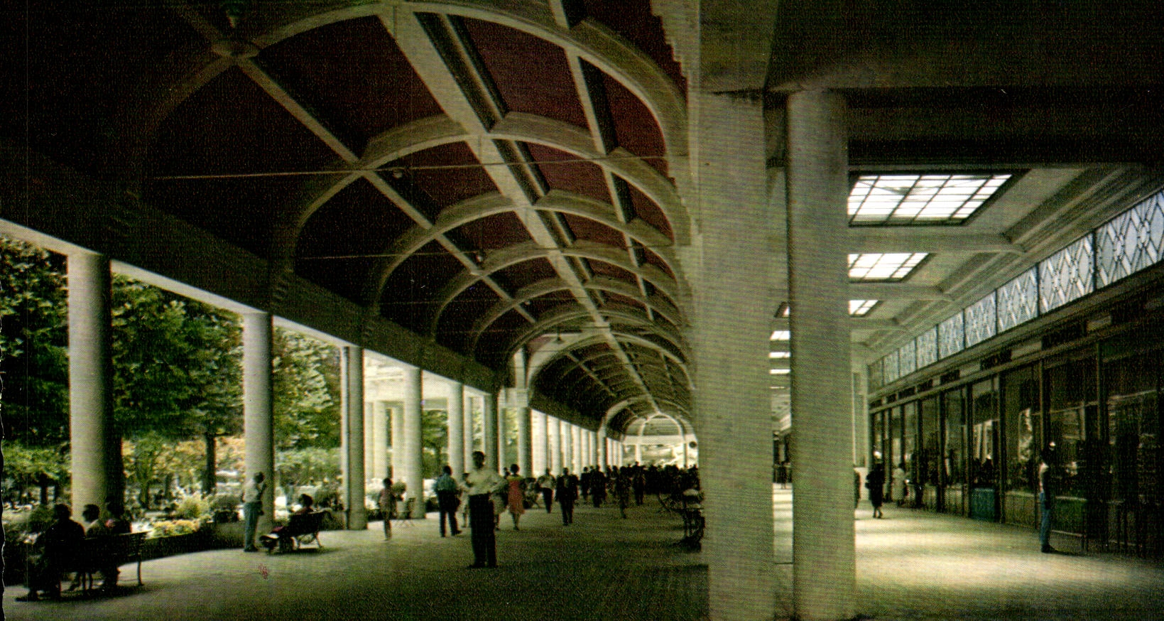 CPSM Vittel galleries of the park