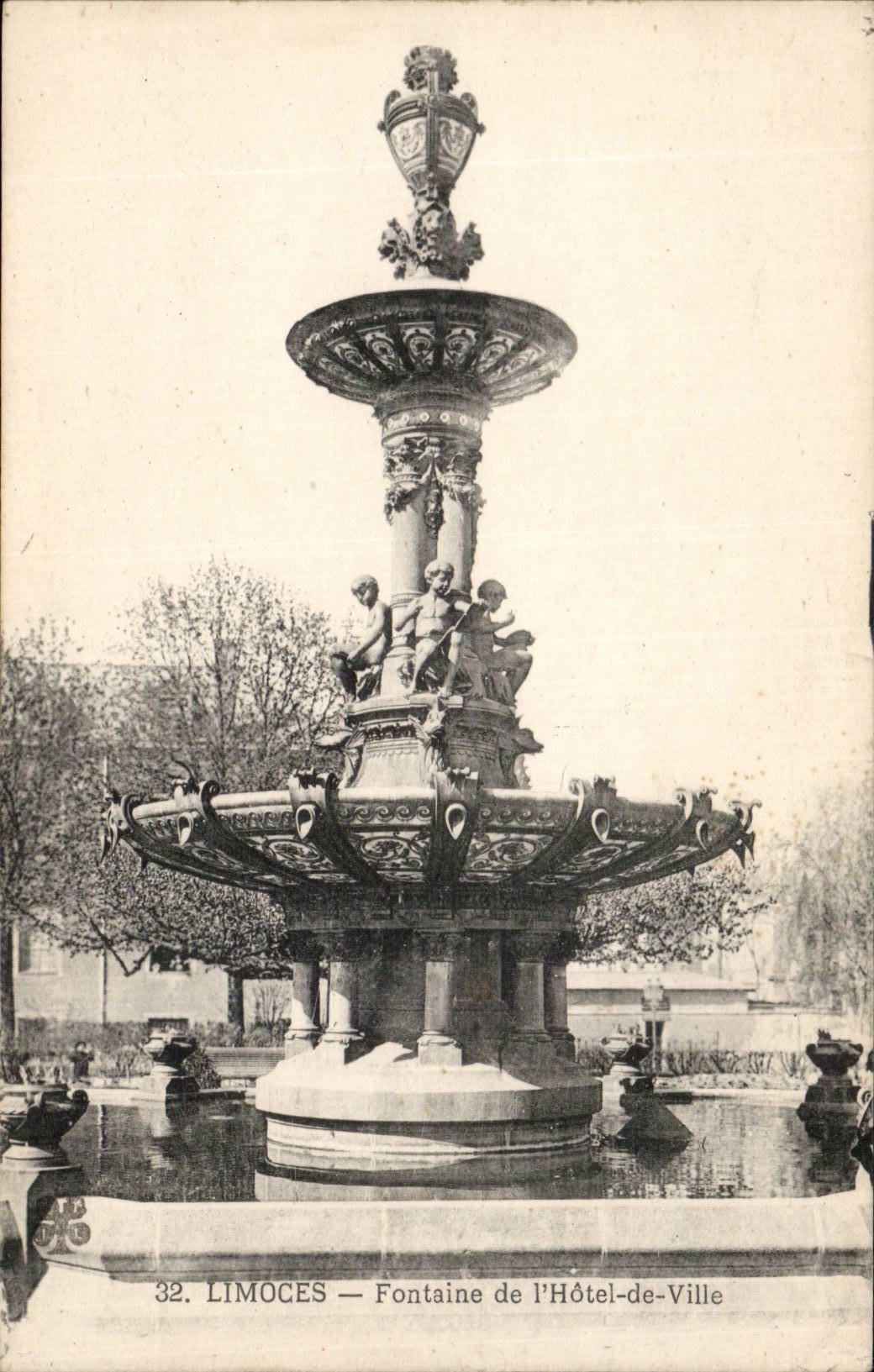 Limoges - Brunnen des Rathauses - CPA