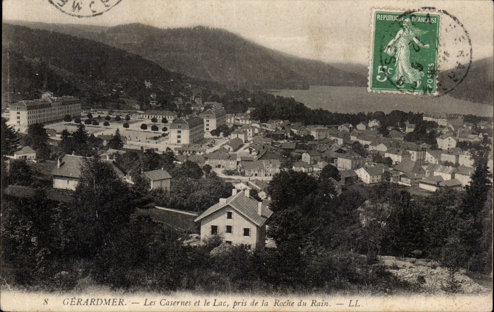 Gerardmer - Barracks and the Lake - CPA