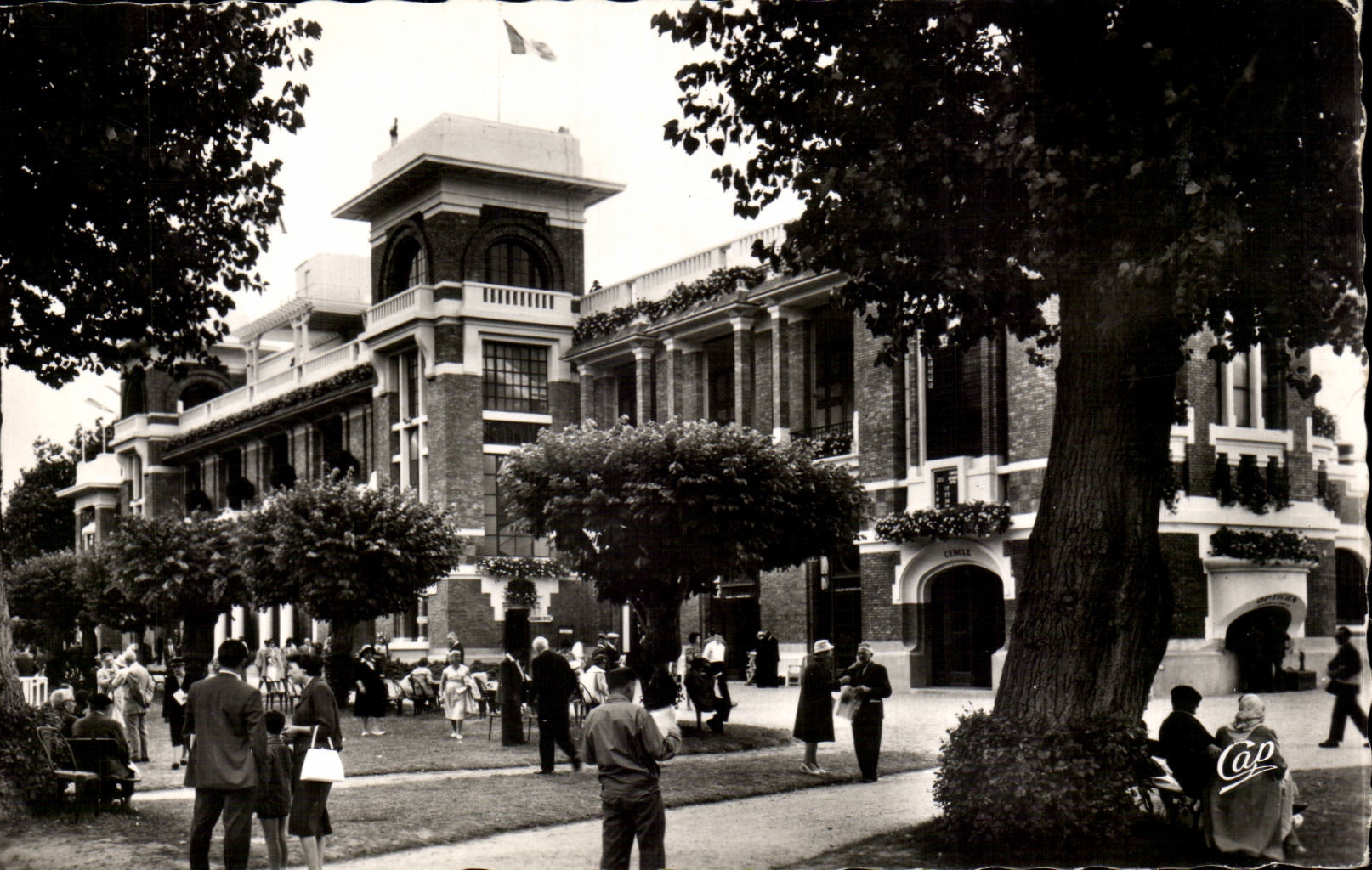 CPSM Deauville gebluhter Strand das Feld des Rennen Hereinkommens
