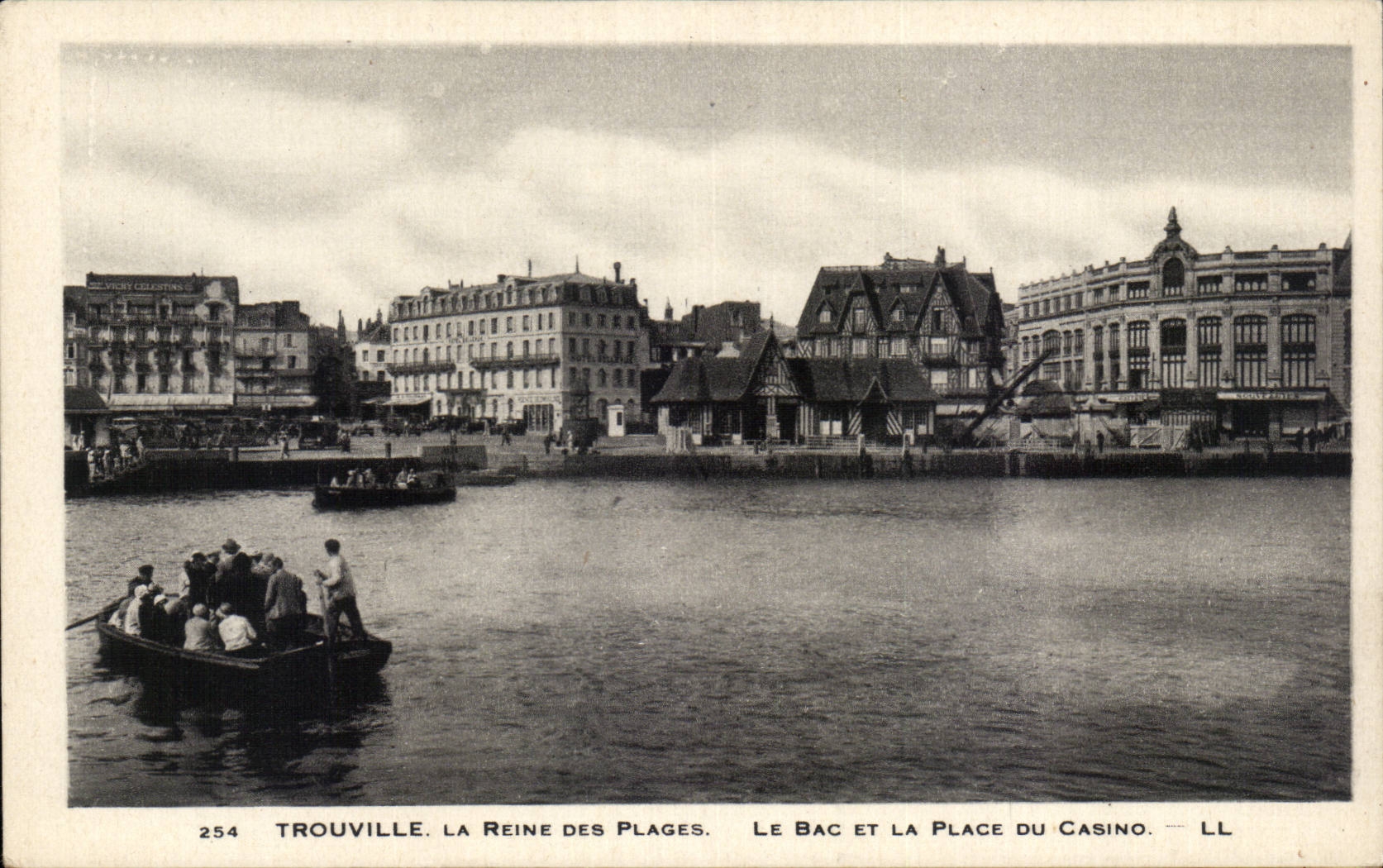 CPA Trouville the queen of the beaches the vat and the beach of the casino