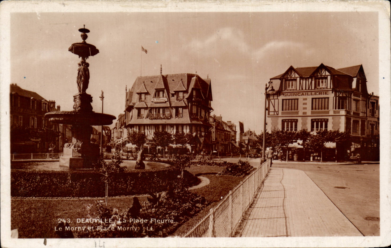 CPA Deauville bluhte Strand Morny und Platz Morny