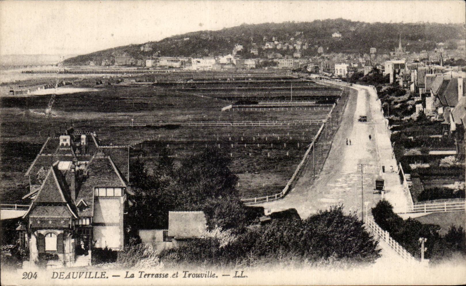 CPA Deauville die Terrasse und das Trouville