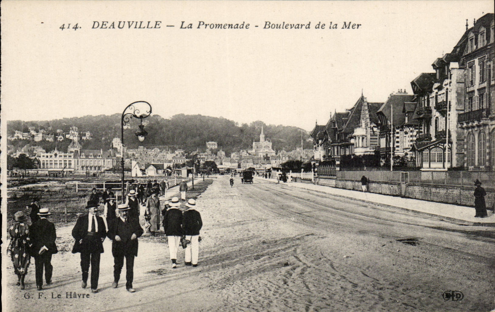 Deauville - der Weg - Prachtstrasse des Meeres - CPA