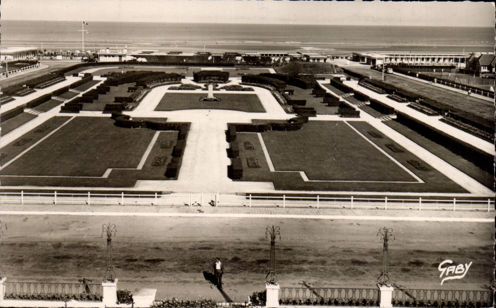 Deauville - der gebluhte Strand - Garten - CPA