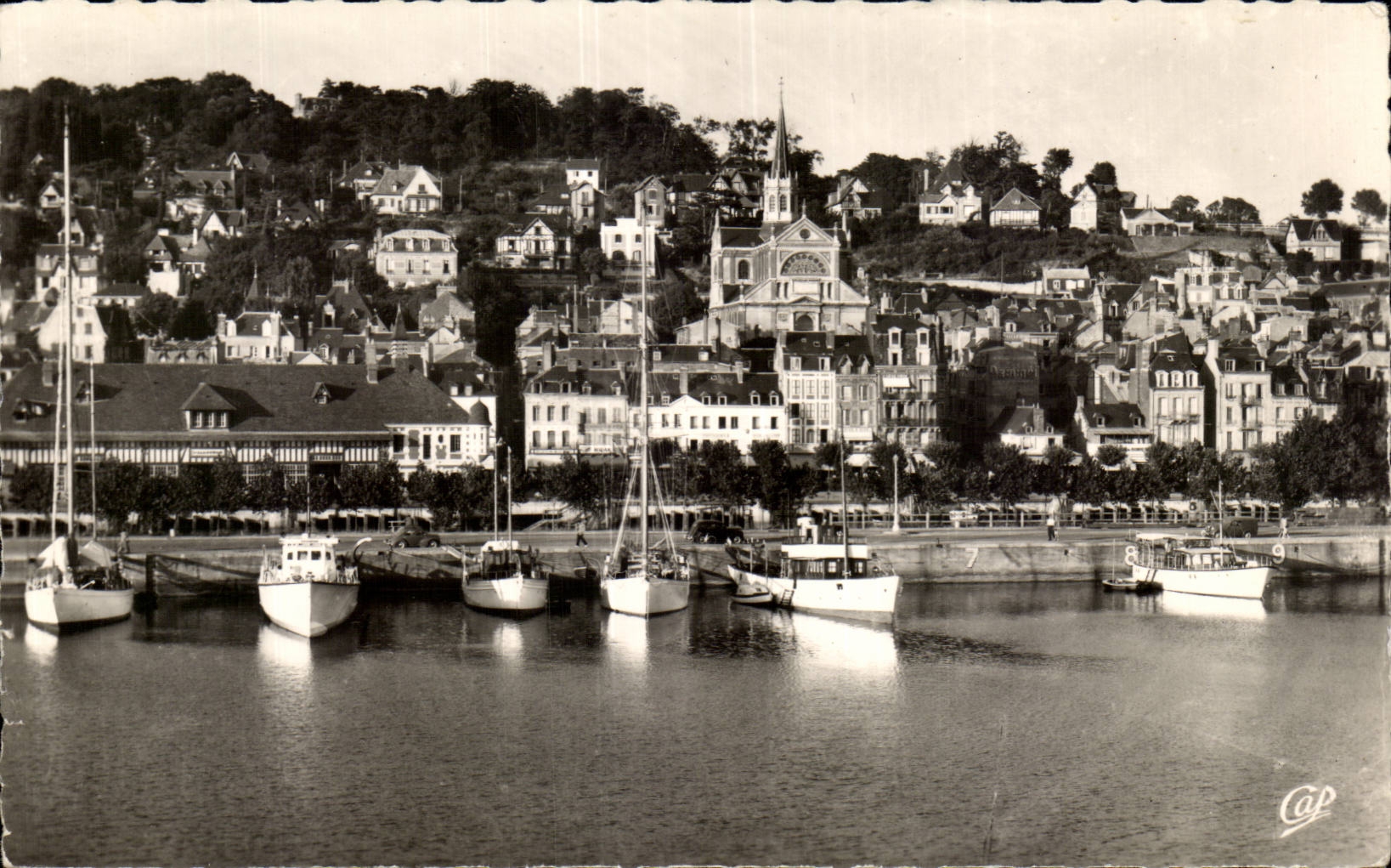 Deauville - das Bassin der Yachten - CPA