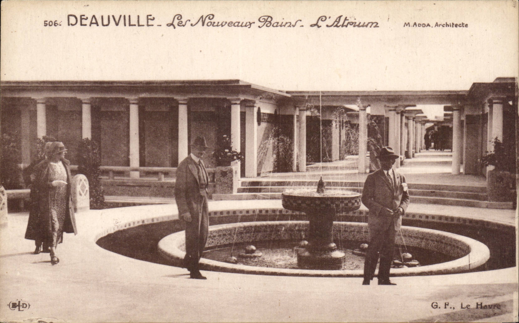 Deauville - gebluhter Strand - neue Bader - das Atrium - CPA