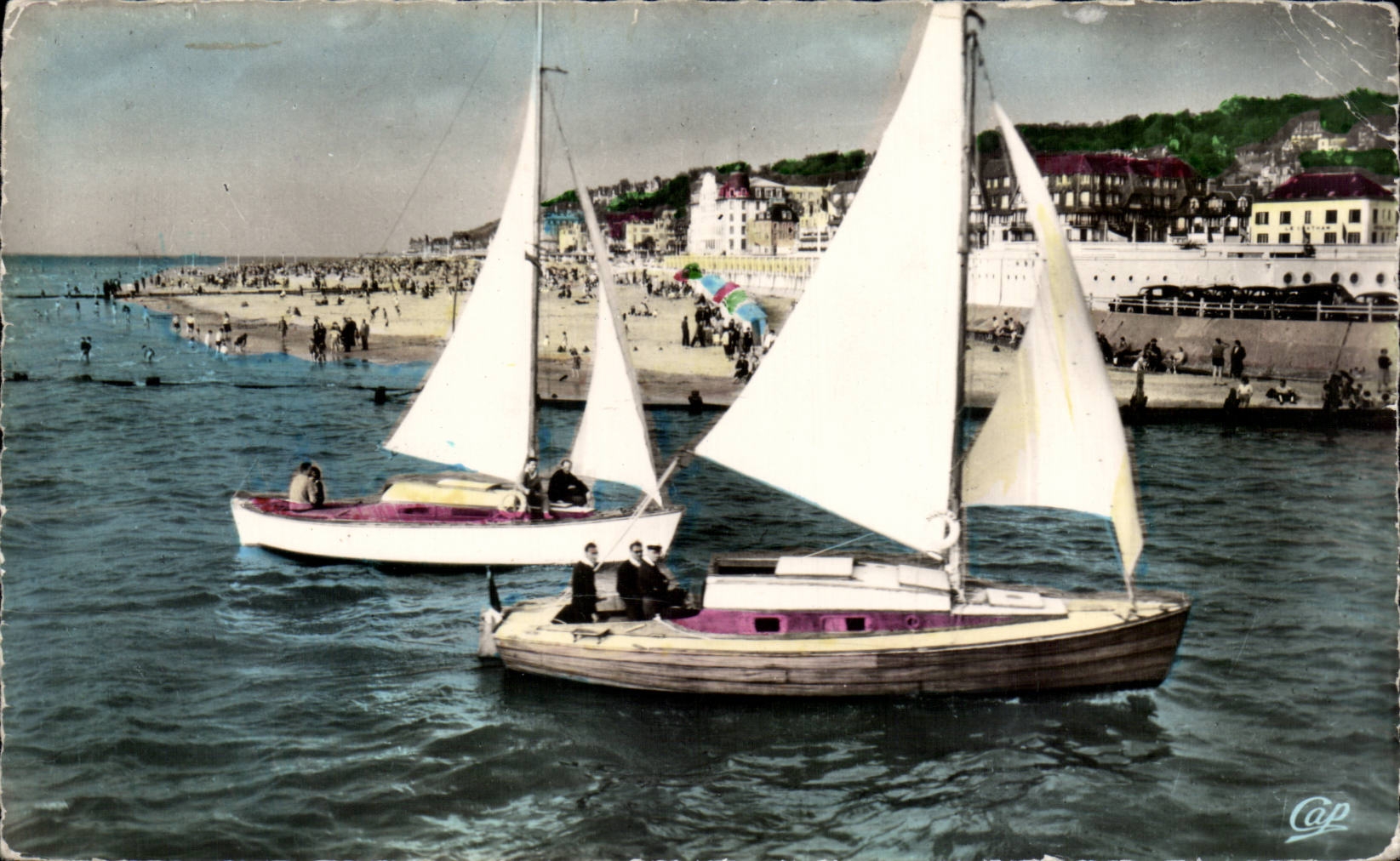 Deauville - Segelnschiffe die in das Bassin zuruckgehen - CPA