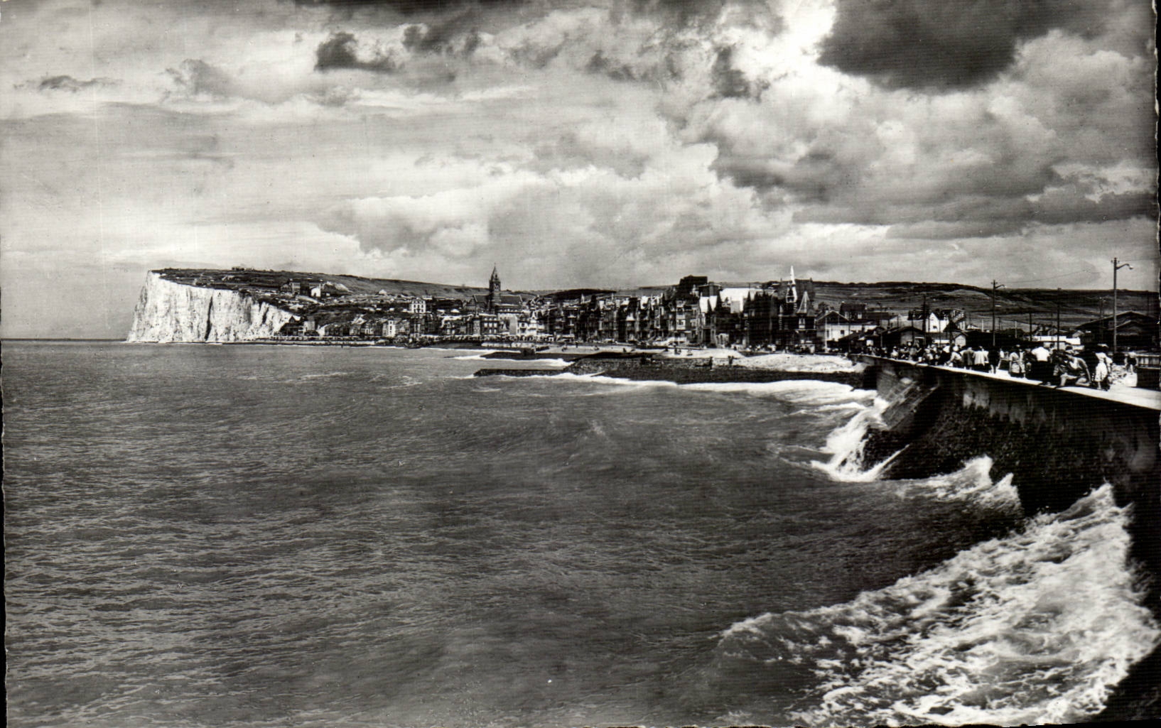 Seas les Bains - View of the Beach - CPA