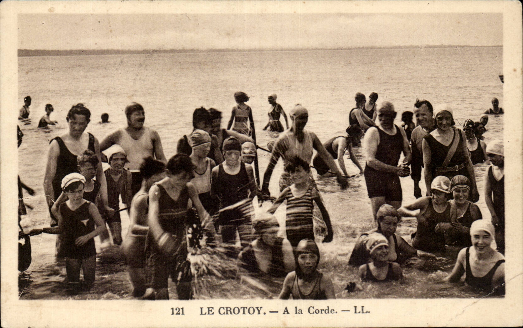 Crotoy - With the Cord - the Beach - to bathe - CPA