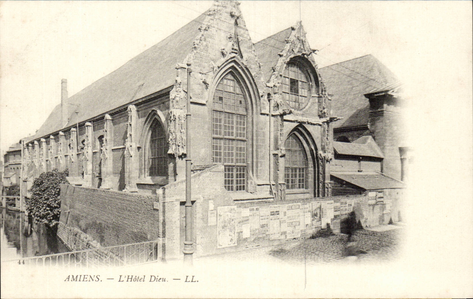 Amiens - the Hotel God - CPA