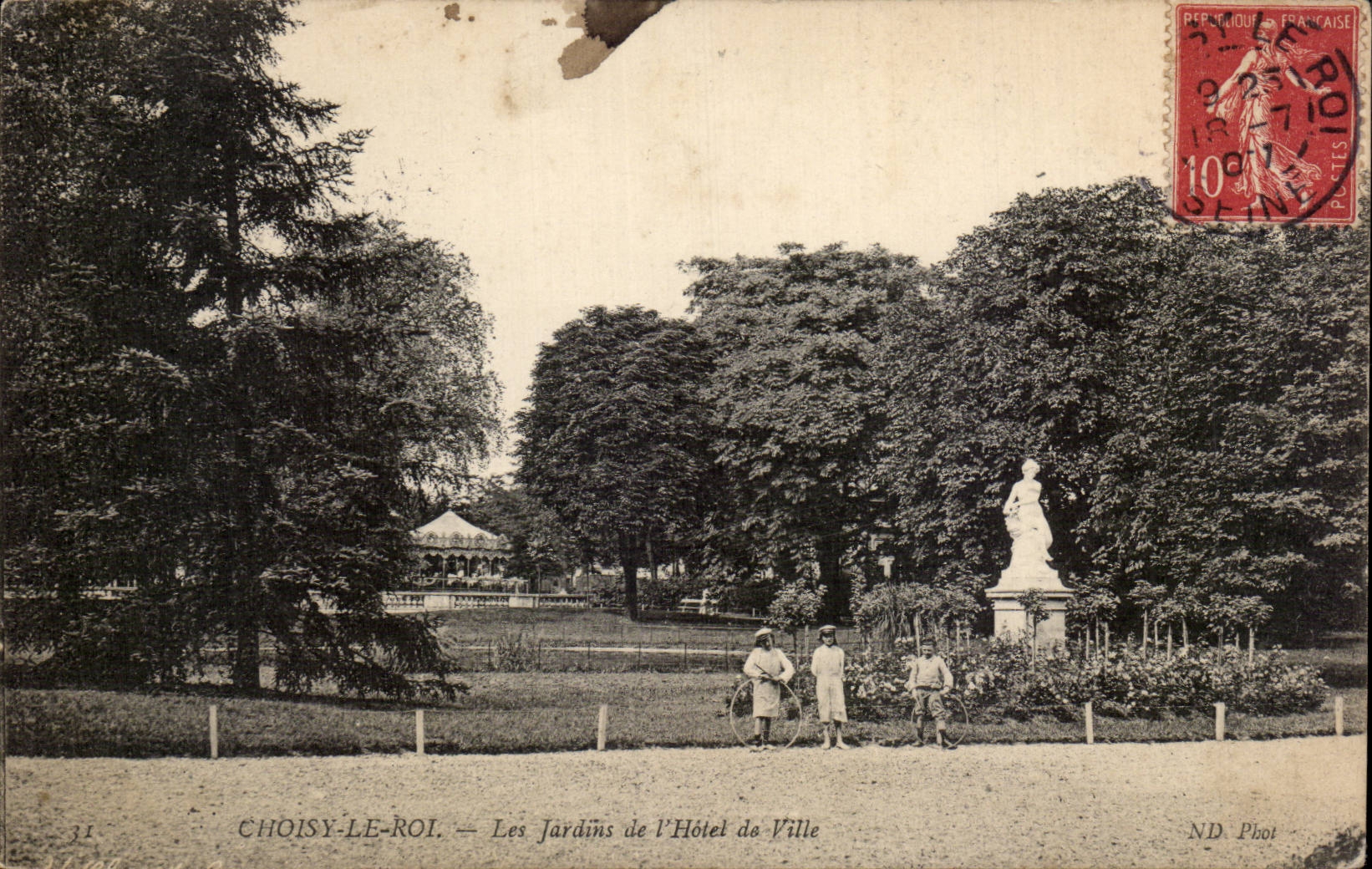 CPA Choisy the King gardens of the town hall
