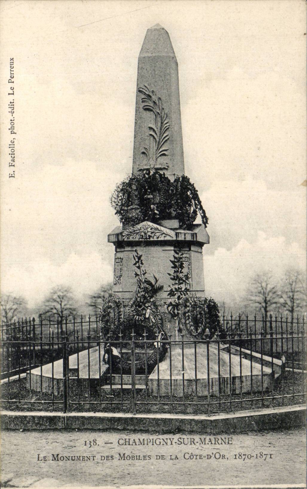 CPA Champigny sur Marne Le monumenbt des mobiles de la cote d'or 1870 1871