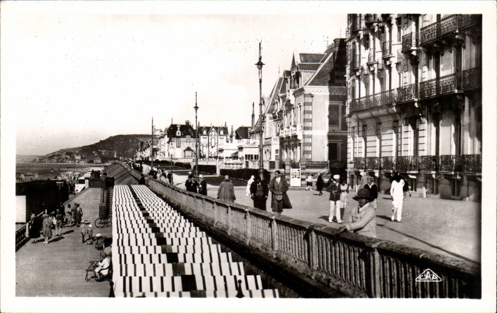 Cabourg CPA Prachtstrasse von Englisch und von Strand