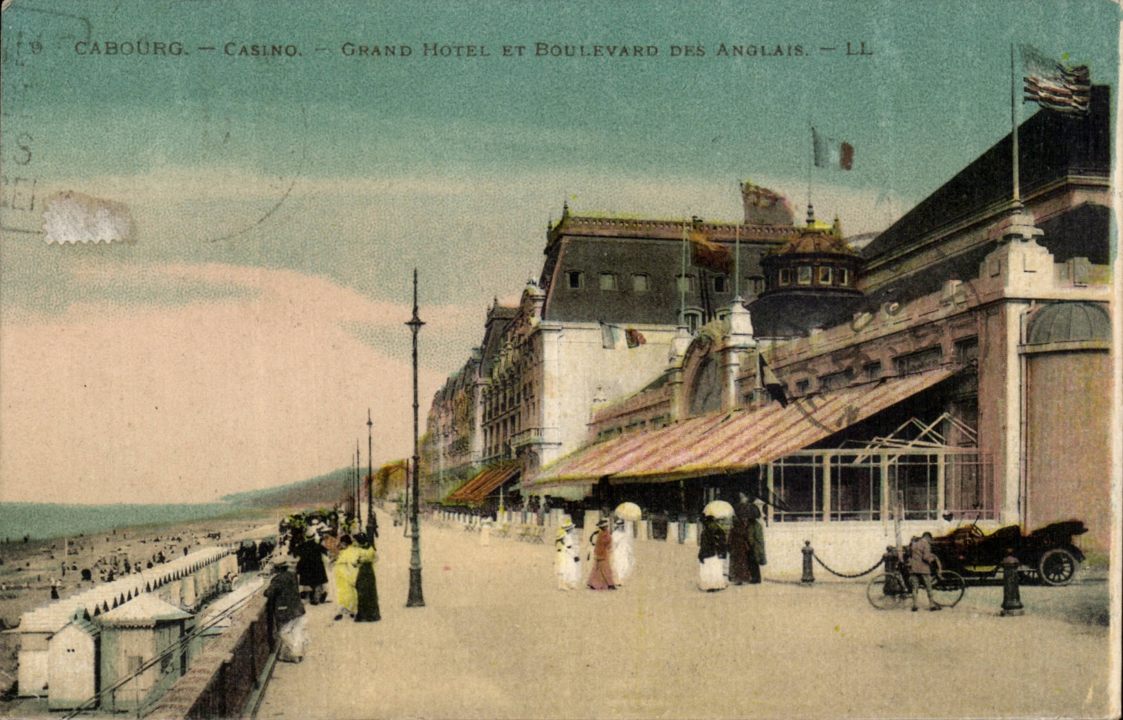 Cabourg CPA grosses Hotel des Kasinos und Prachtstrasse von Englisch