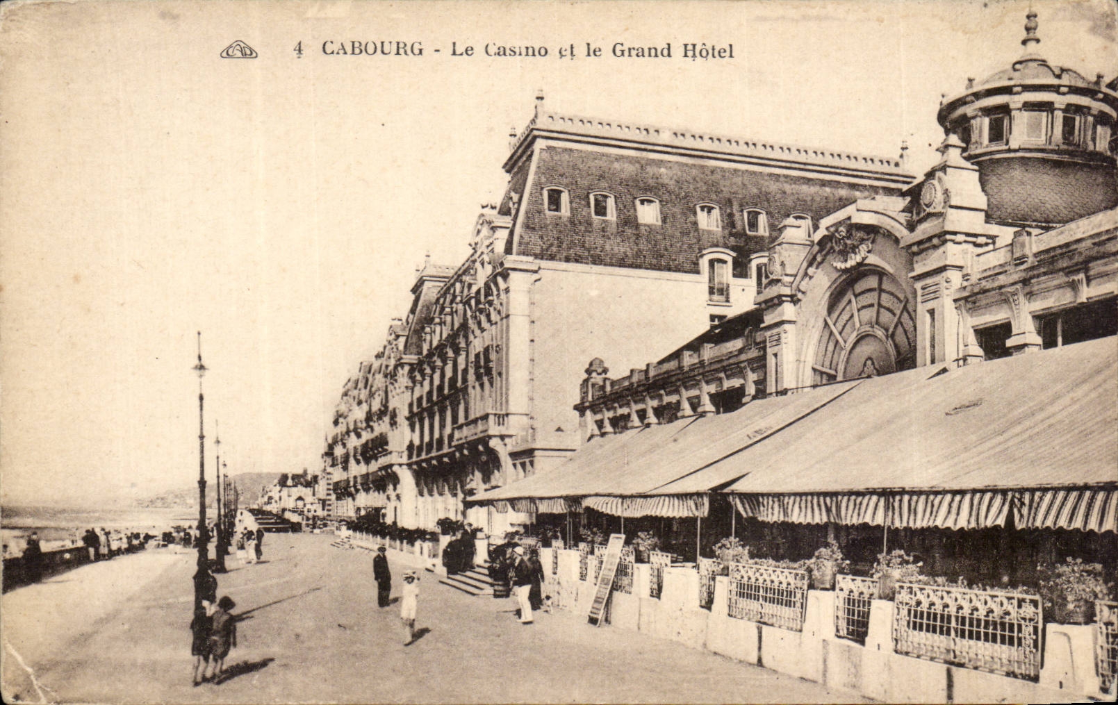 Cabourg CPA das Kasino und das grosse Hotel