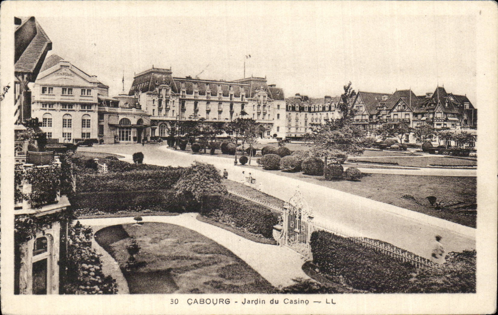 Cabourg CPA Garten des Kasinos