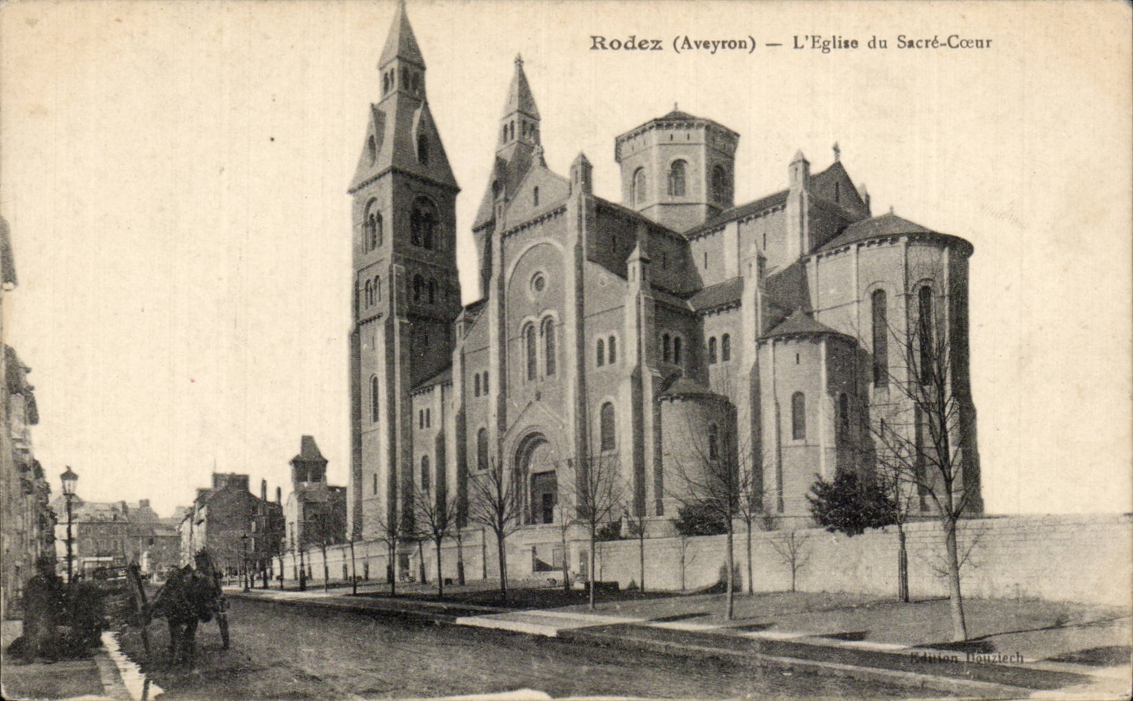Rodez CPA the church of the Sacring Heart