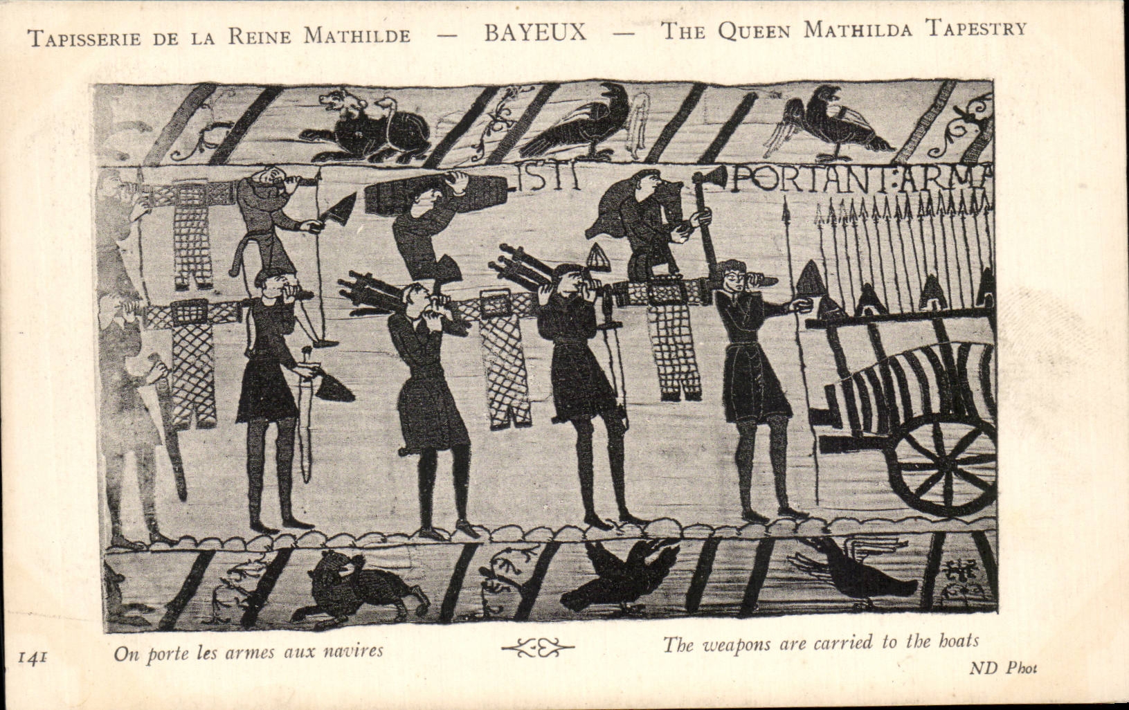 CPA Bayeux Tapisserie de la reine Mathilde On porte les armes aux navires