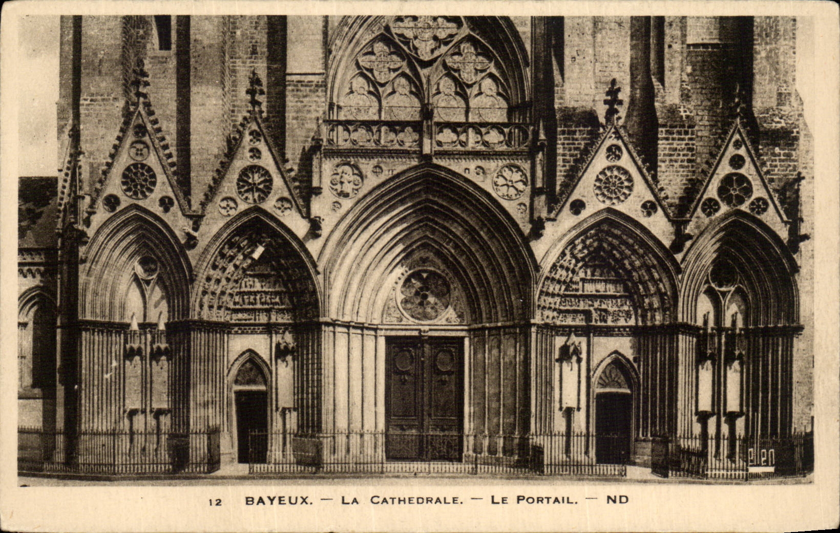 CPA Bayeux die Kathedrale das Gatter