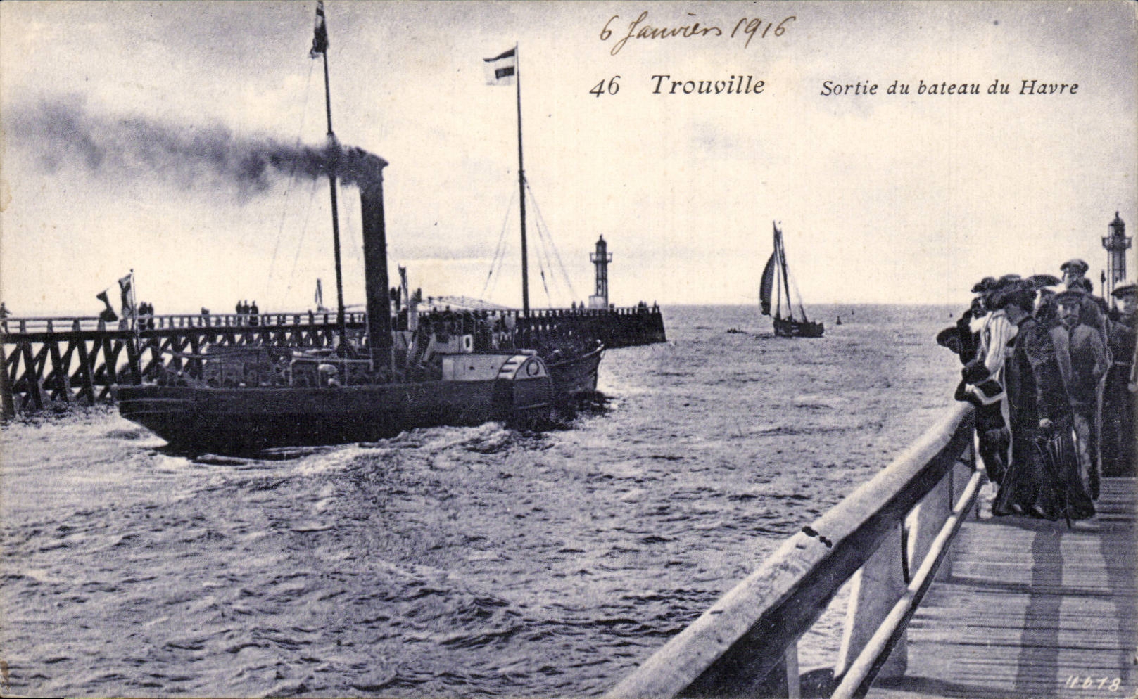 CPA Trouville Left the boat of Le Havre