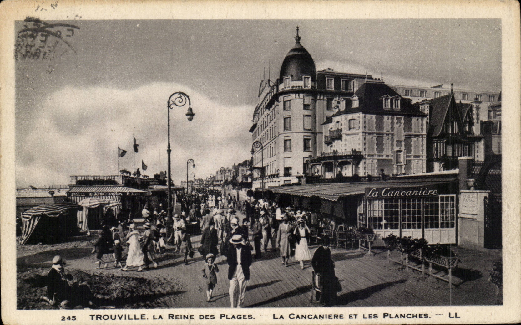 CPA Trouville the queen of the beaches Cancaniere and boards