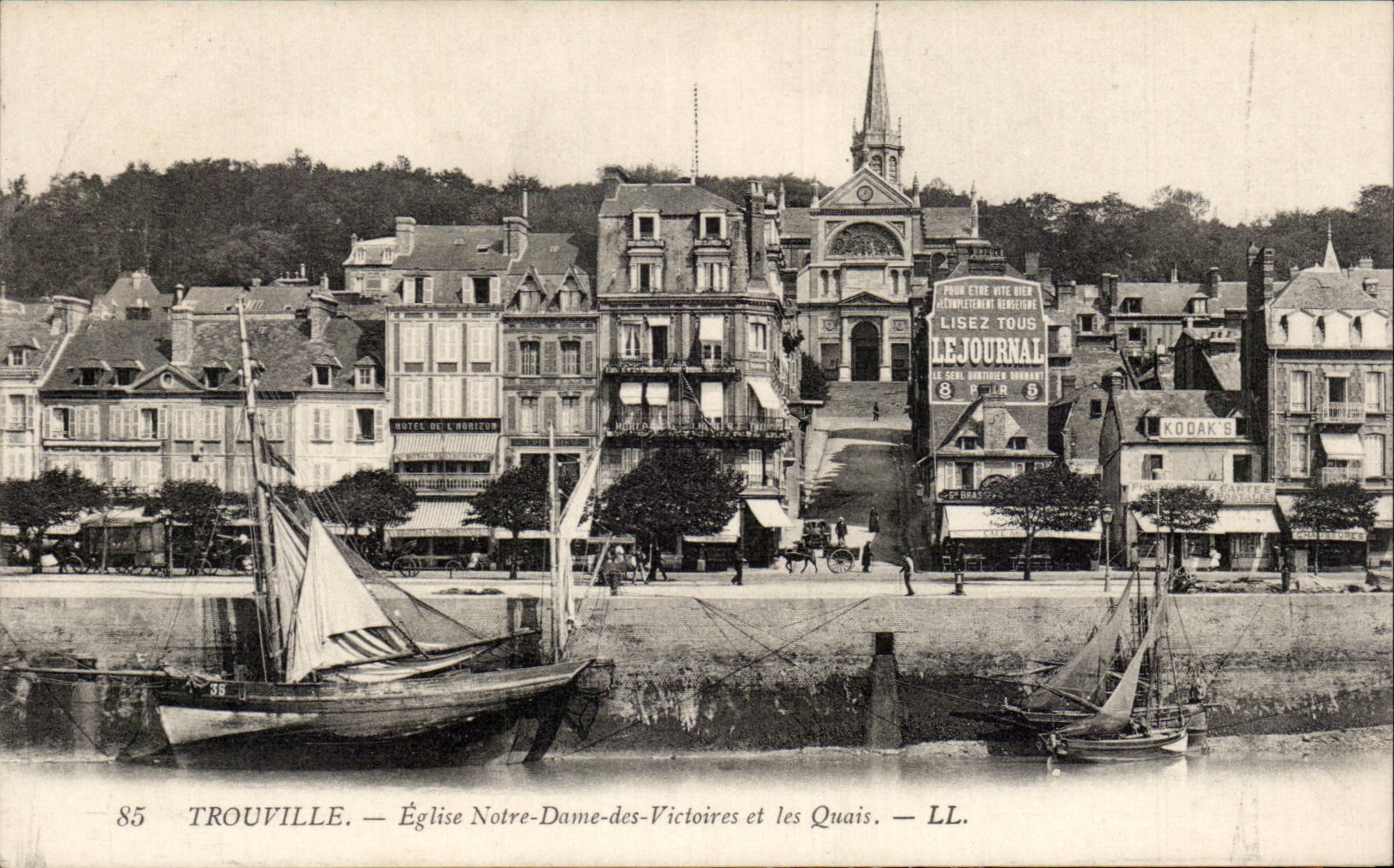 CPA Trouville Church Our Ladies of the Victories and the quays