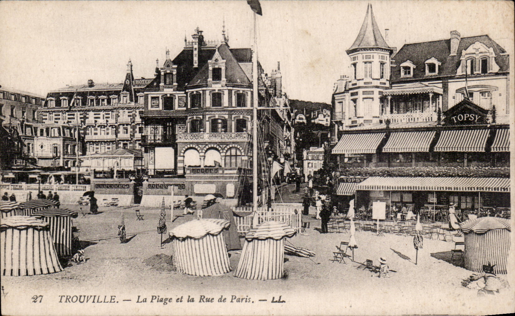 CPA Trouville the beach and the street of Paris