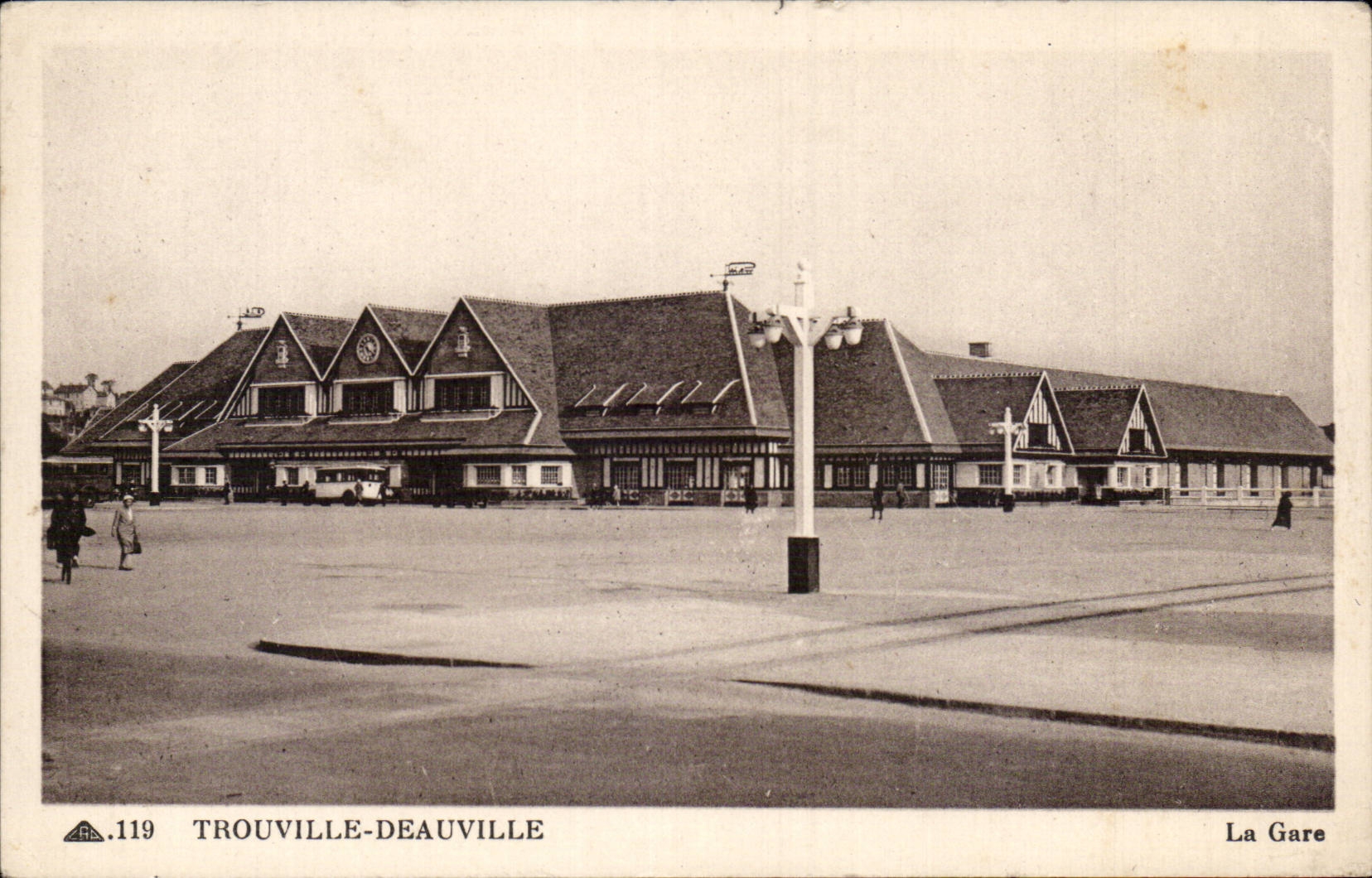 CPA Trouville Deaville Train station