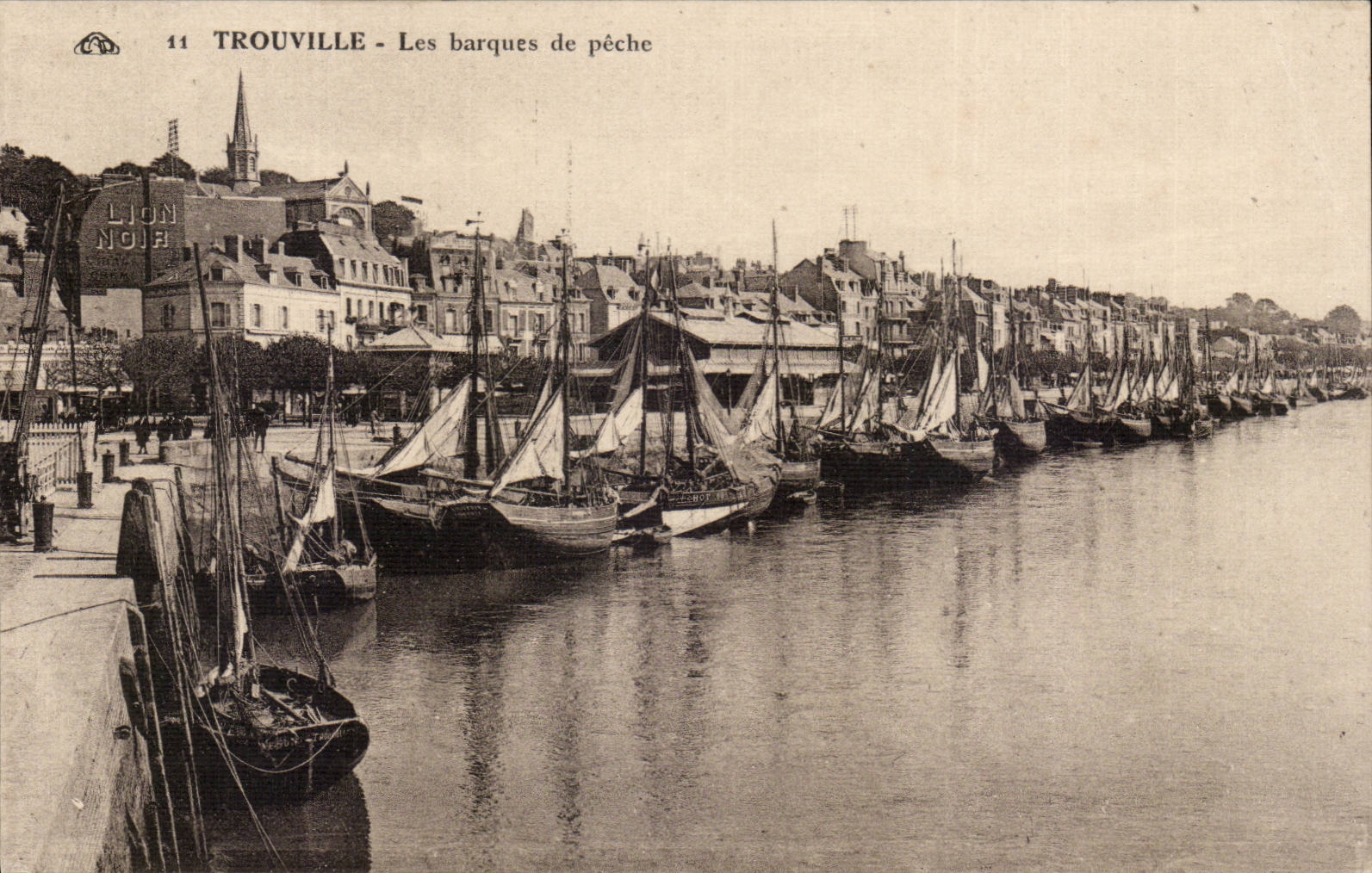 CPA Trouville boats of sin