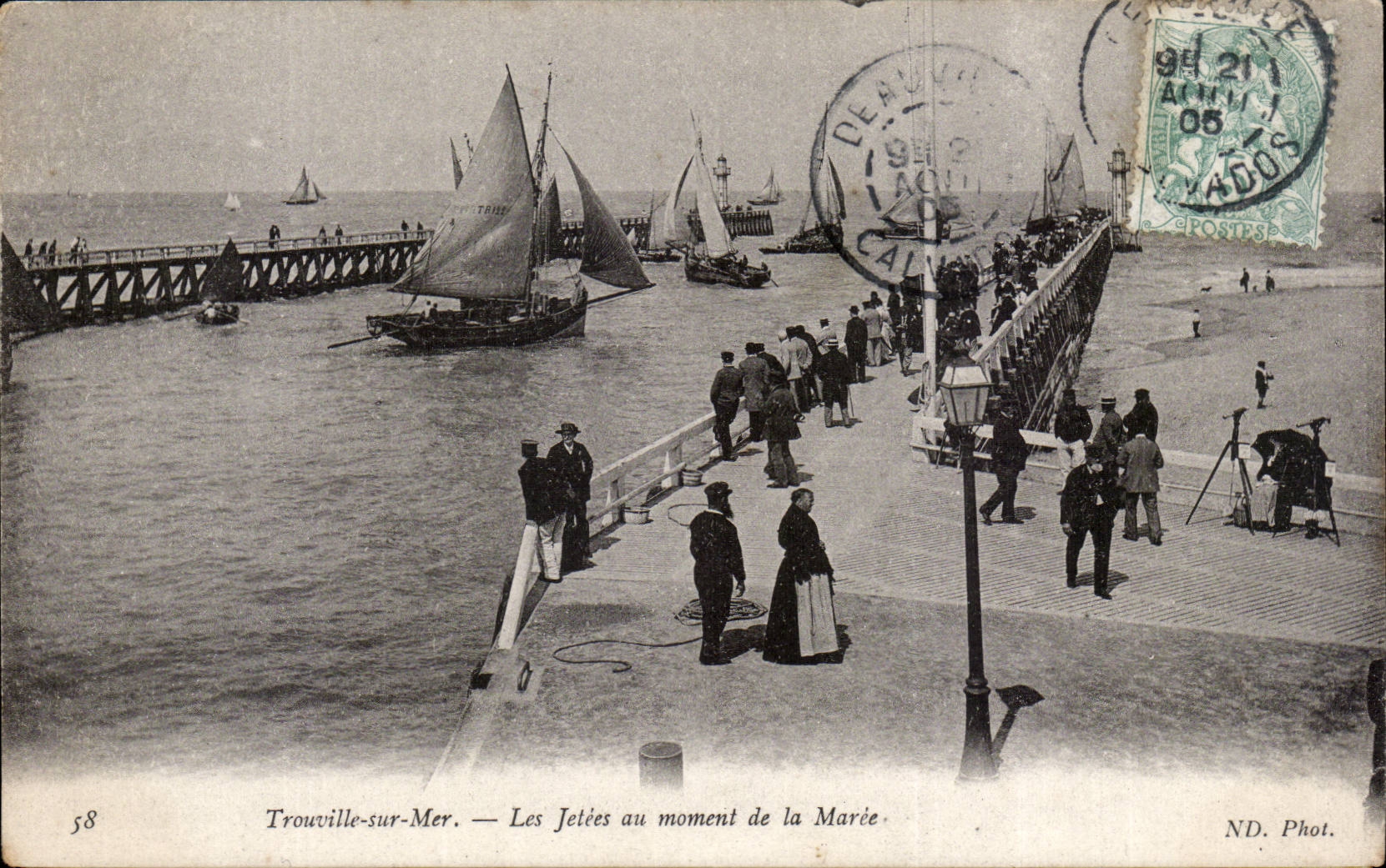 CPA Trouville piers at the time of the tide