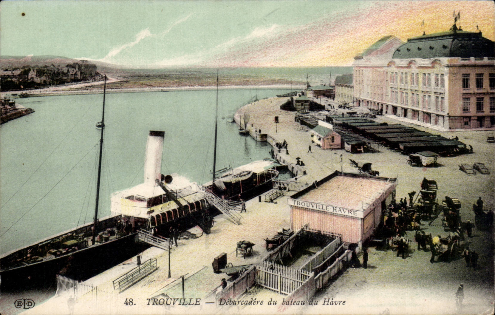 CPA Trouville Unloading dock of the boat of Le Havre