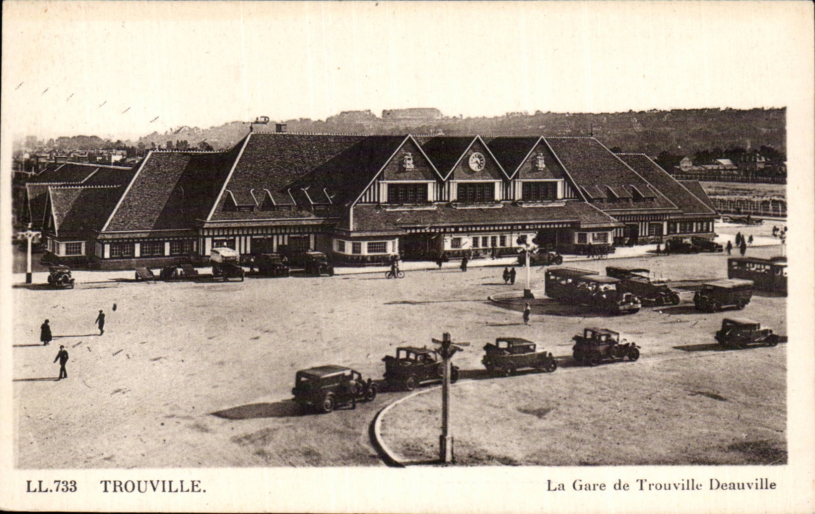 CPA Trouville Train station of Trouville Deauville