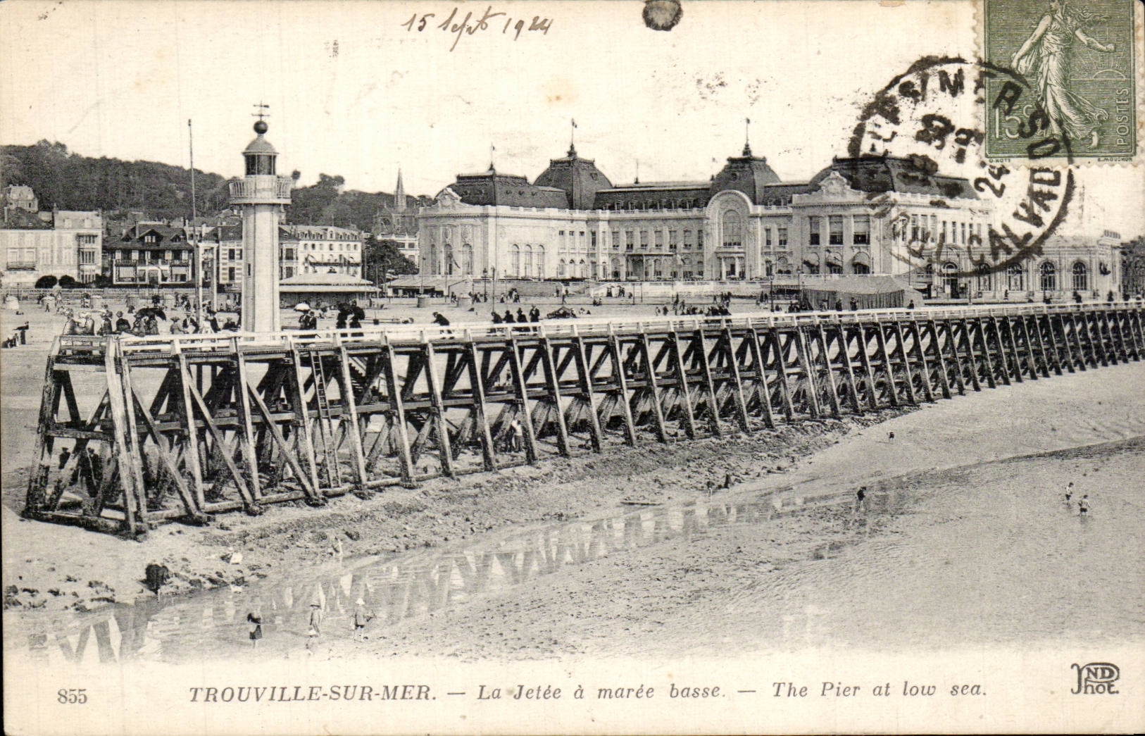 CPA Trouville the pier has low tide