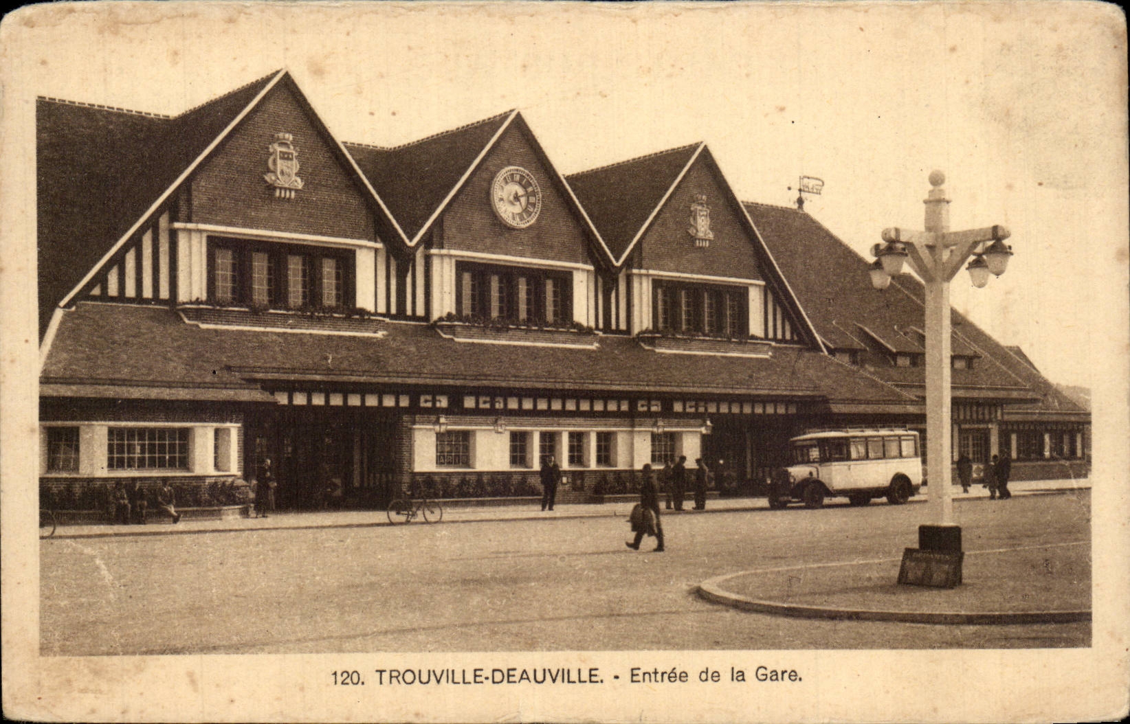 CPA Trouville Deauville Entrance of the station