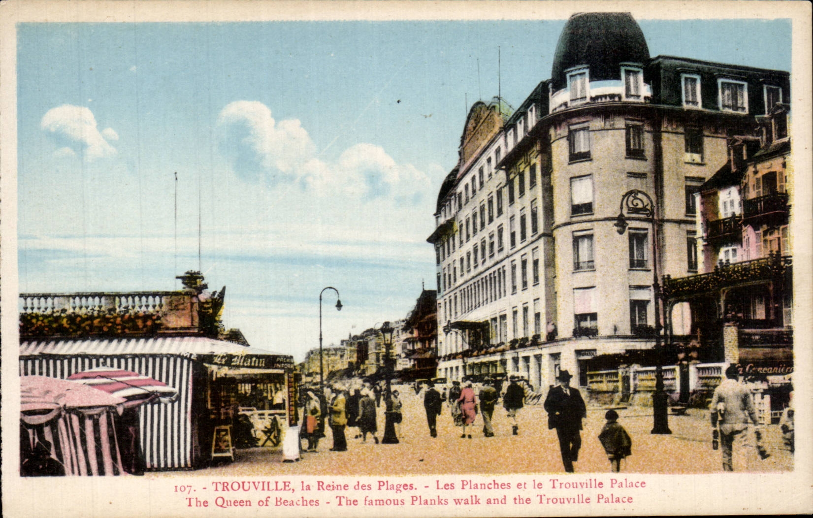 CPA Trouville the queen of the beaches boards and Trouville De luxe hotel
